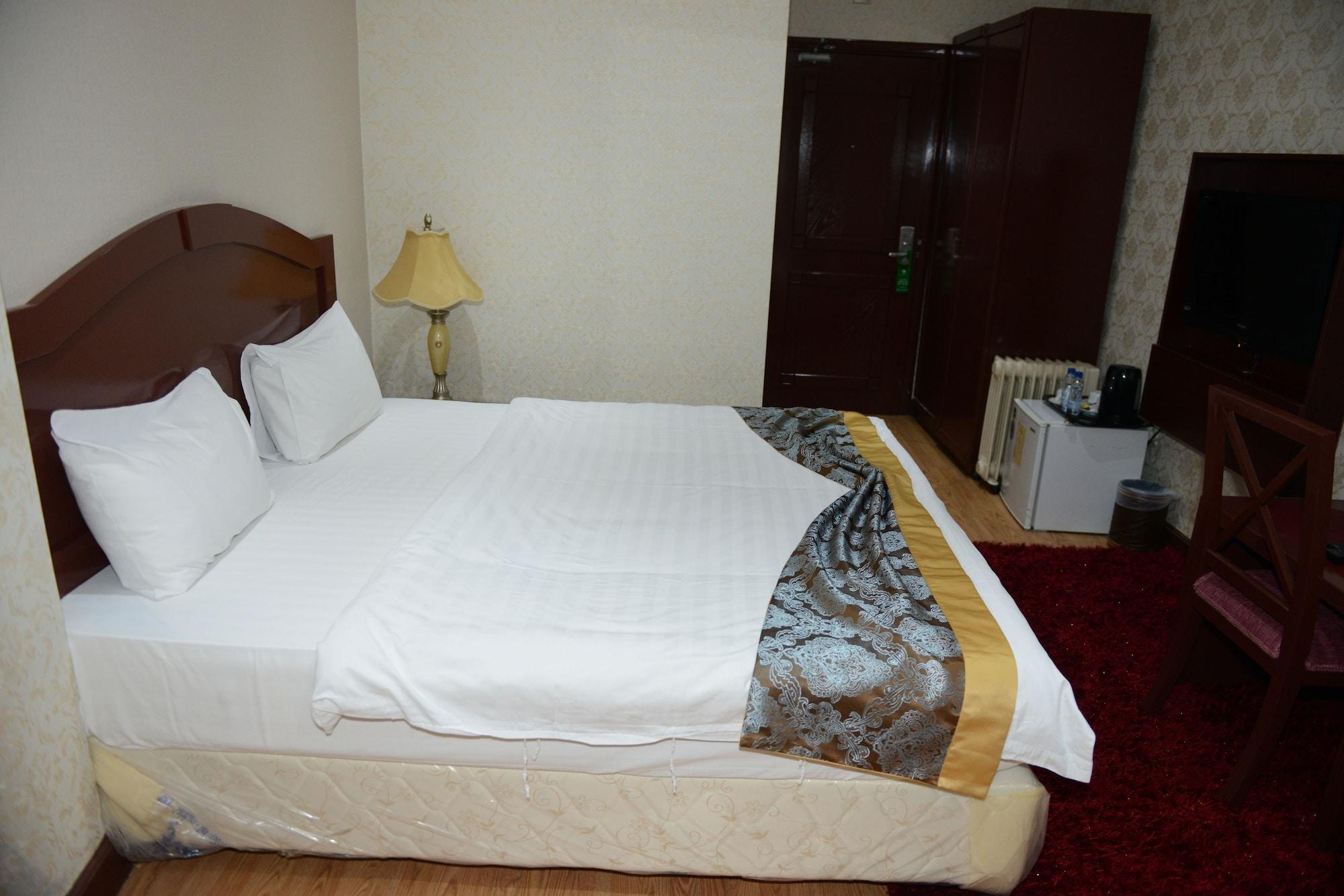 Plaza Athenee Hotel Kuwait City Esterno foto