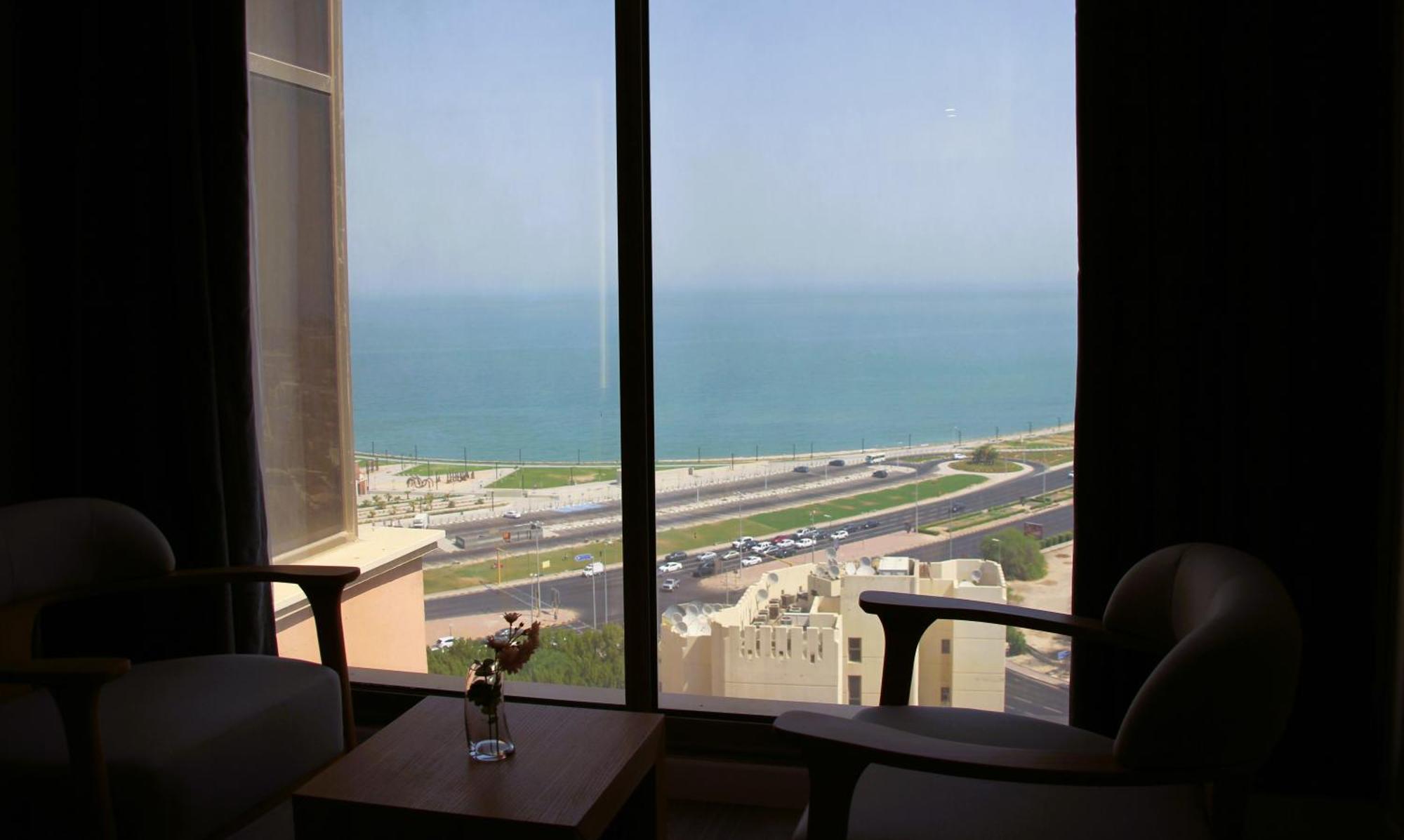 Plaza Athenee Hotel Kuwait City Esterno foto