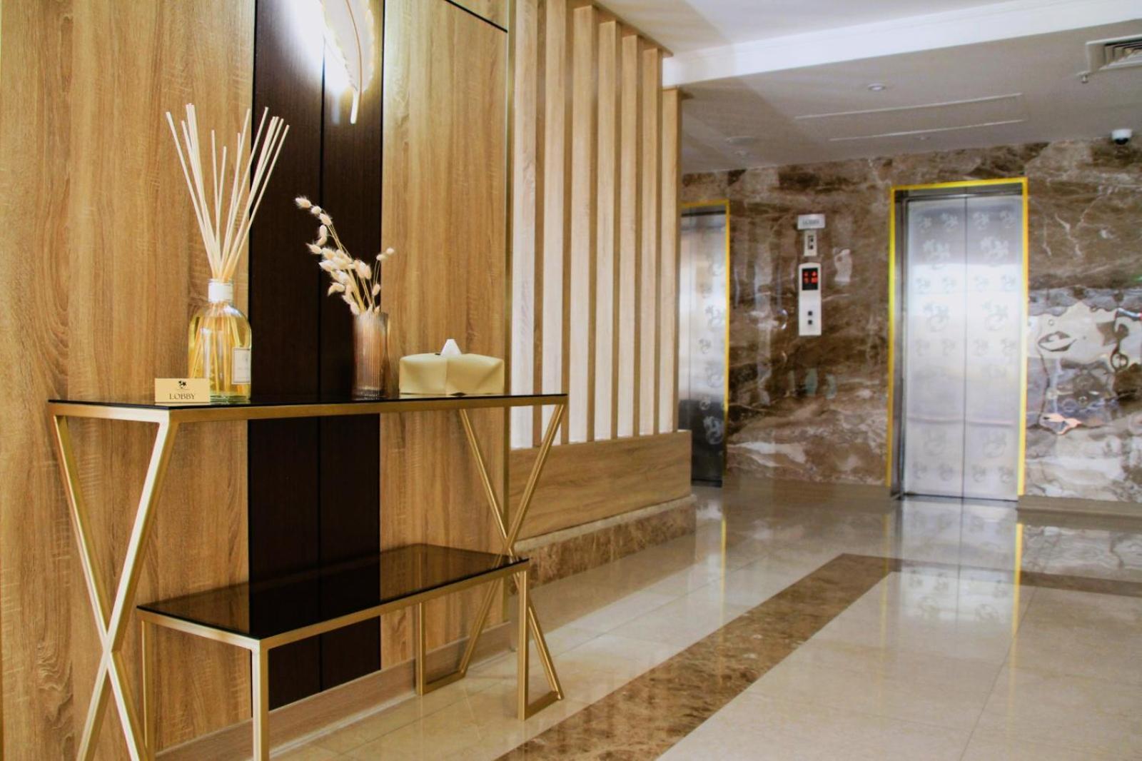 Plaza Athenee Hotel Kuwait City Esterno foto