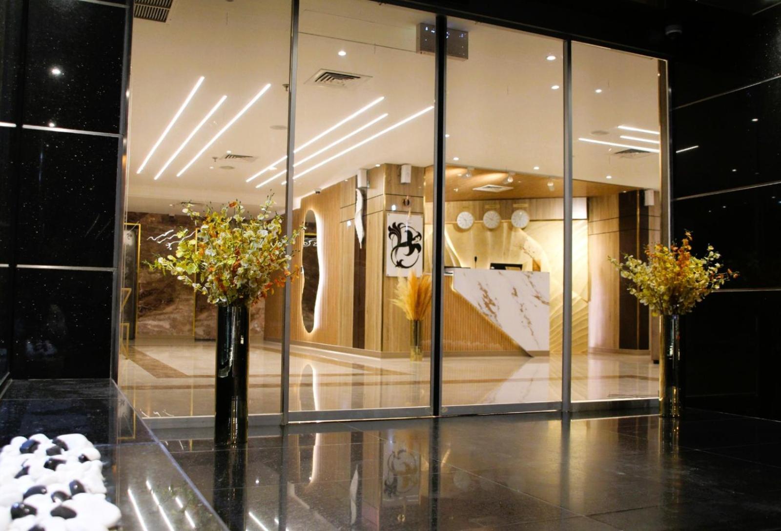 Plaza Athenee Hotel Kuwait City Esterno foto