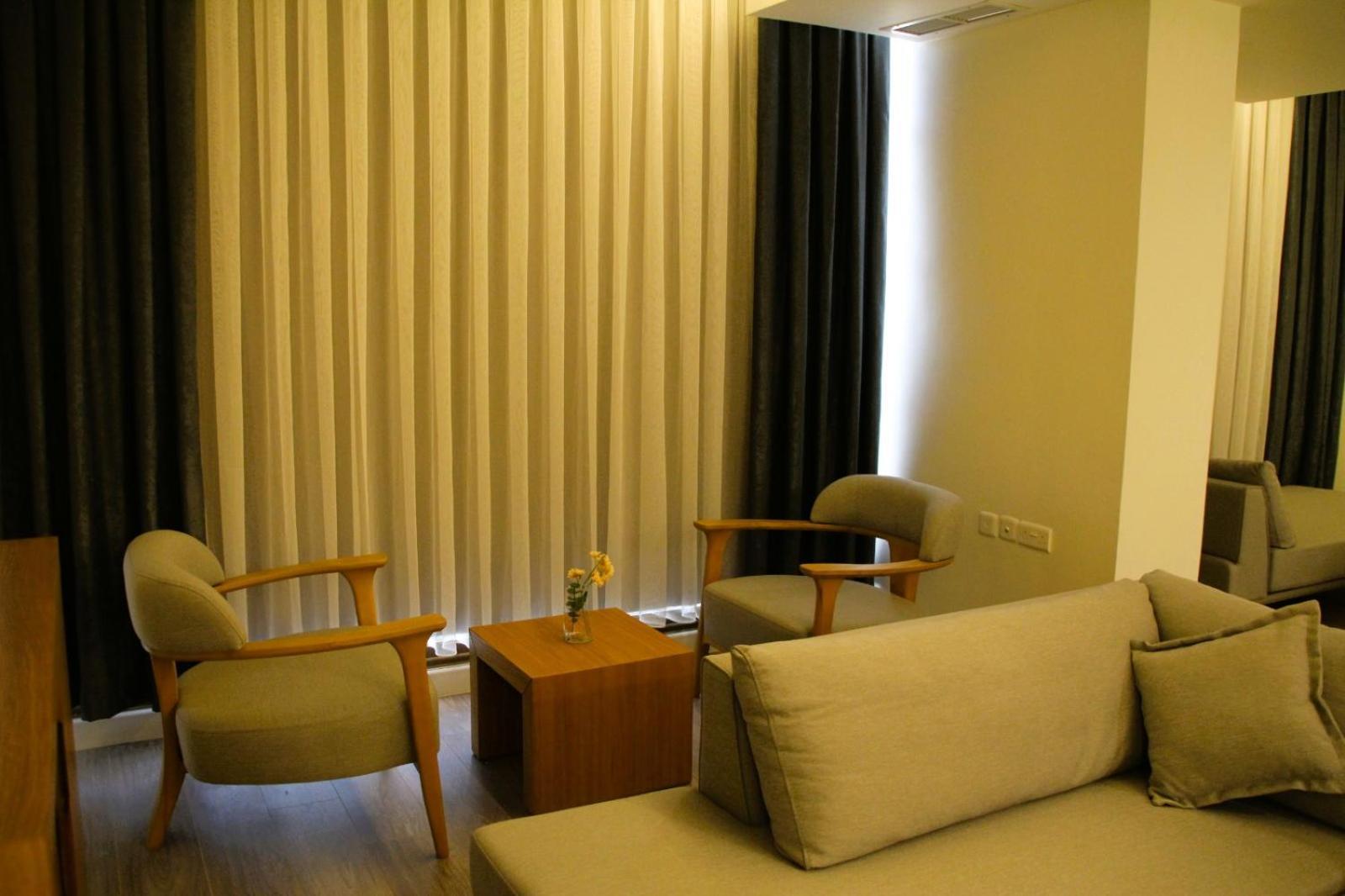 Plaza Athenee Hotel Kuwait City Esterno foto