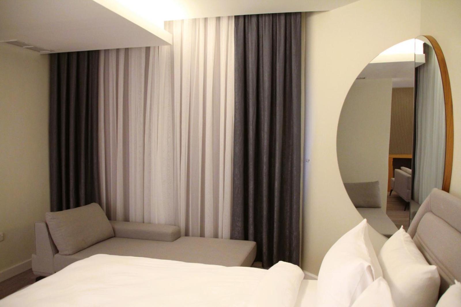 Plaza Athenee Hotel Kuwait City Esterno foto
