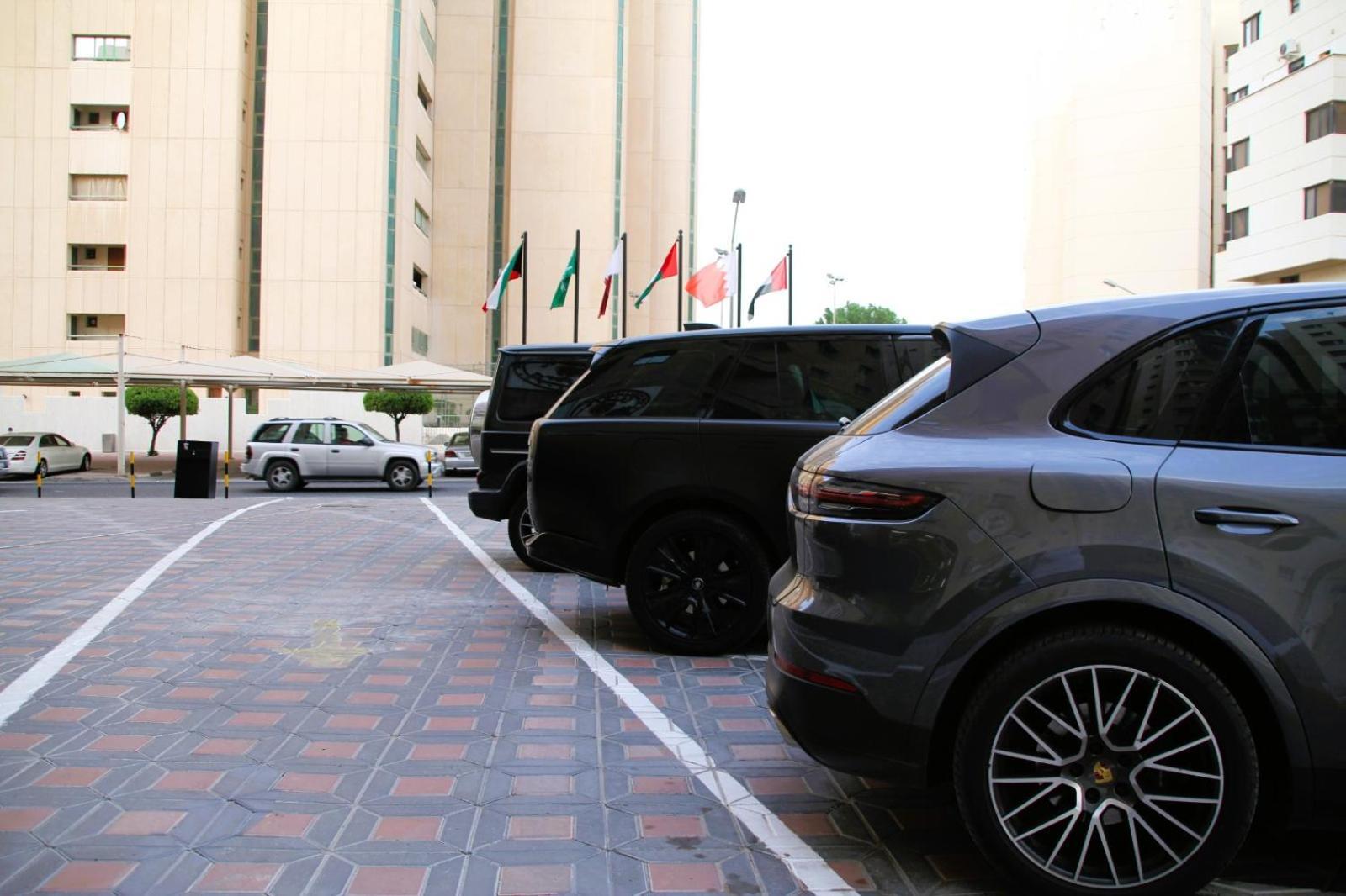 Plaza Athenee Hotel Kuwait City Esterno foto