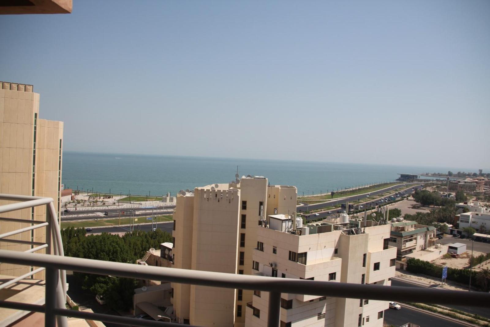 Plaza Athenee Hotel Kuwait City Esterno foto