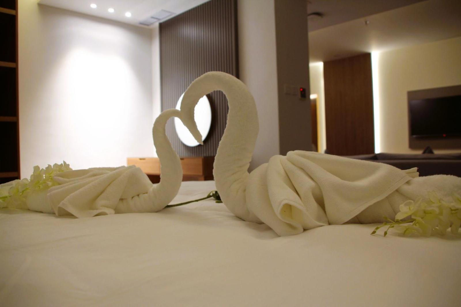 Plaza Athenee Hotel Kuwait City Esterno foto