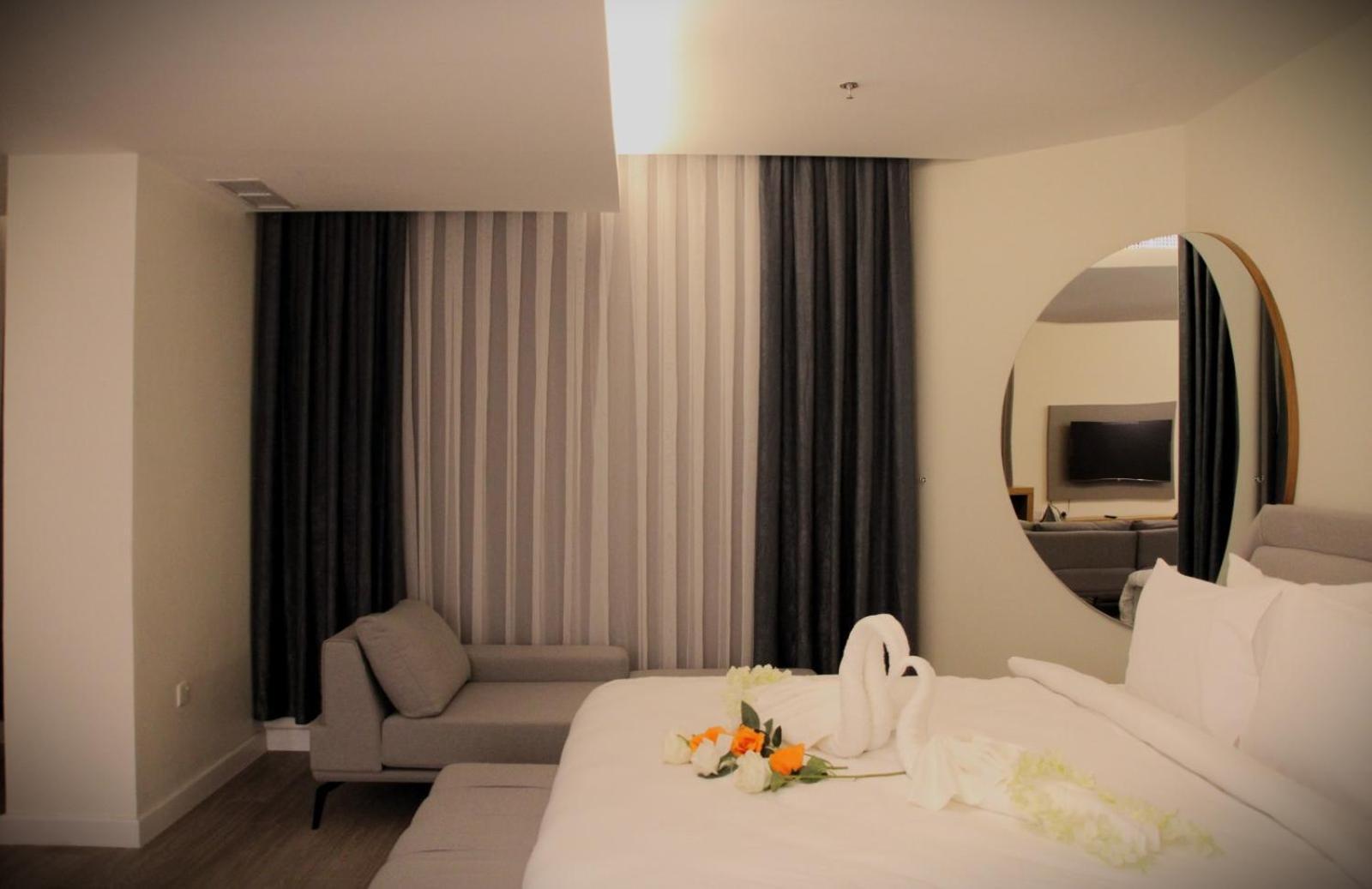 Plaza Athenee Hotel Kuwait City Esterno foto