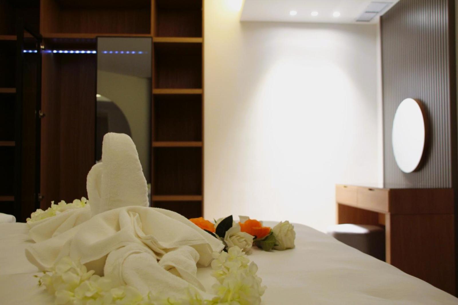 Plaza Athenee Hotel Kuwait City Esterno foto