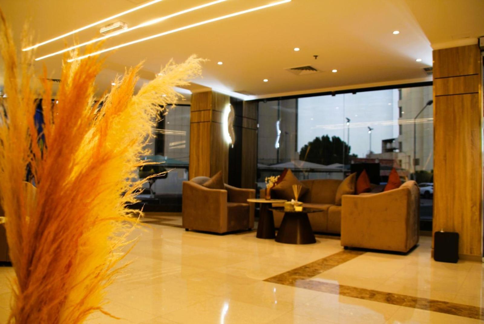 Plaza Athenee Hotel Kuwait City Esterno foto