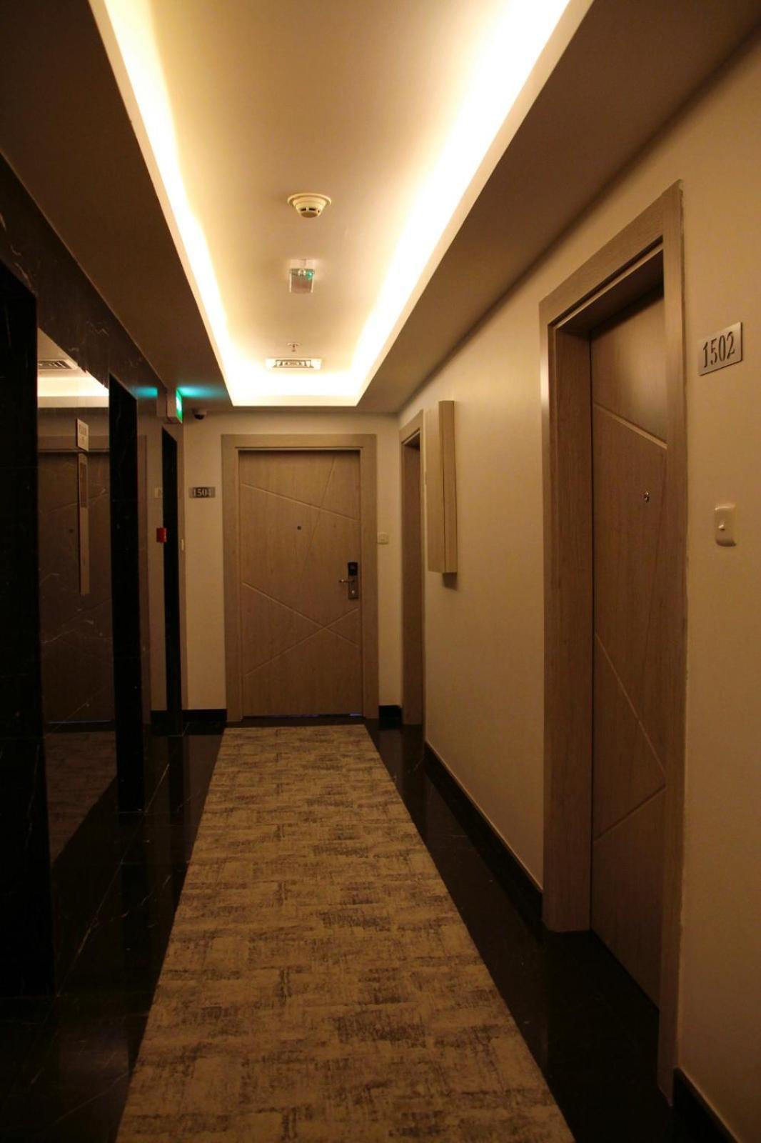 Plaza Athenee Hotel Kuwait City Esterno foto