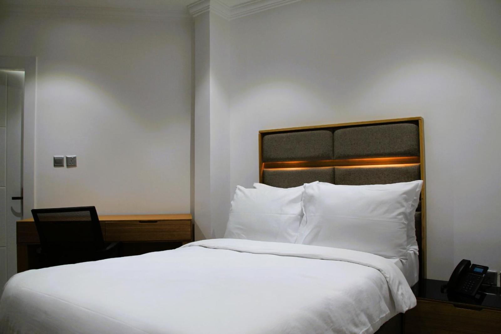 Plaza Athenee Hotel Kuwait City Esterno foto
