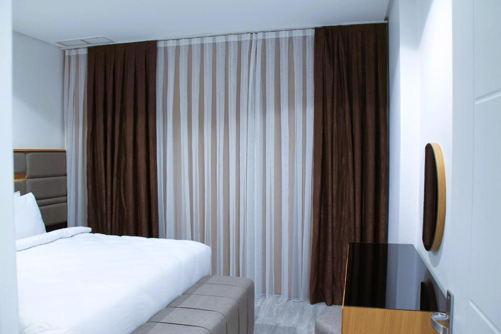 Plaza Athenee Hotel Kuwait City Esterno foto