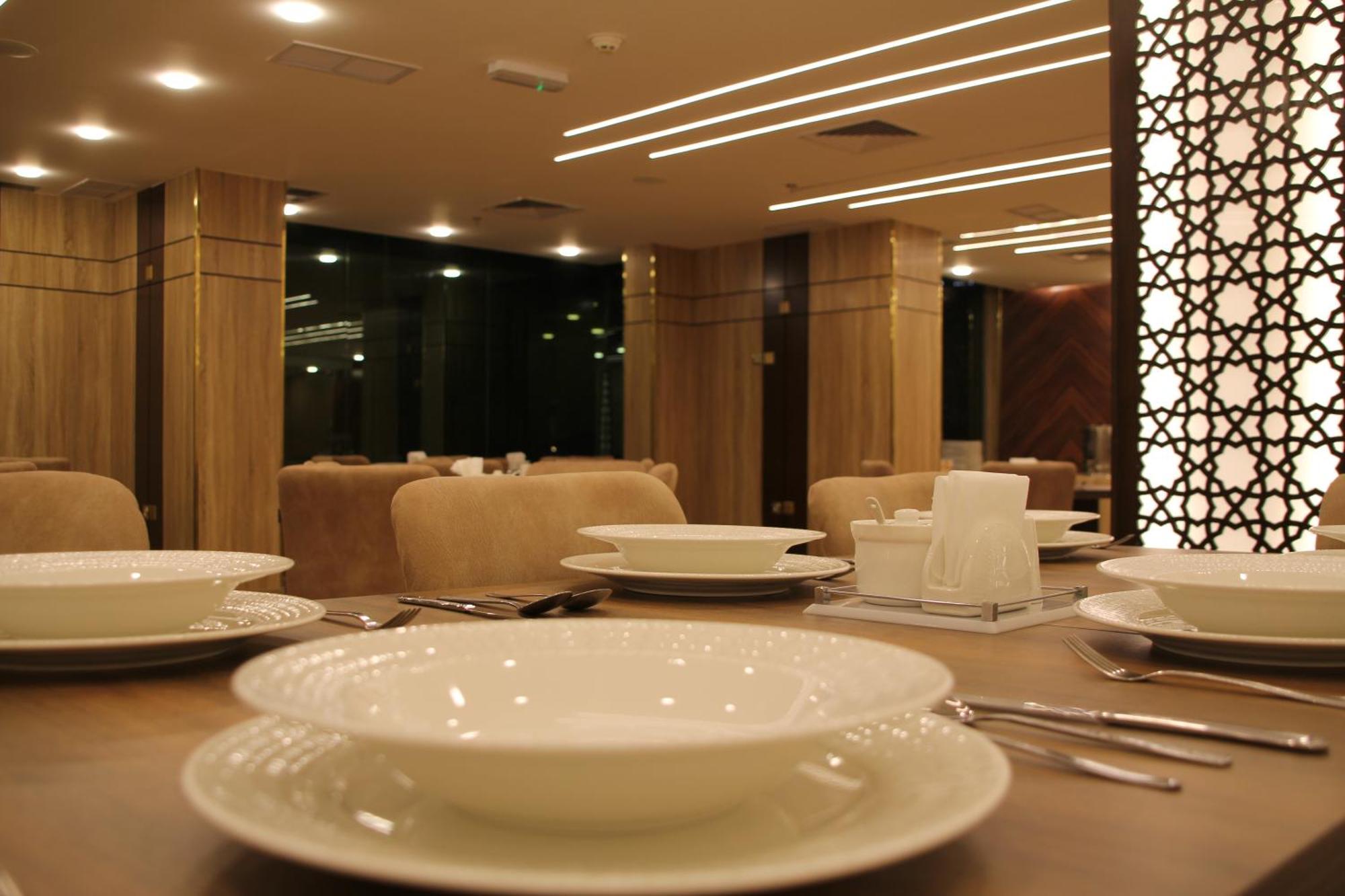 Plaza Athenee Hotel Kuwait City Esterno foto